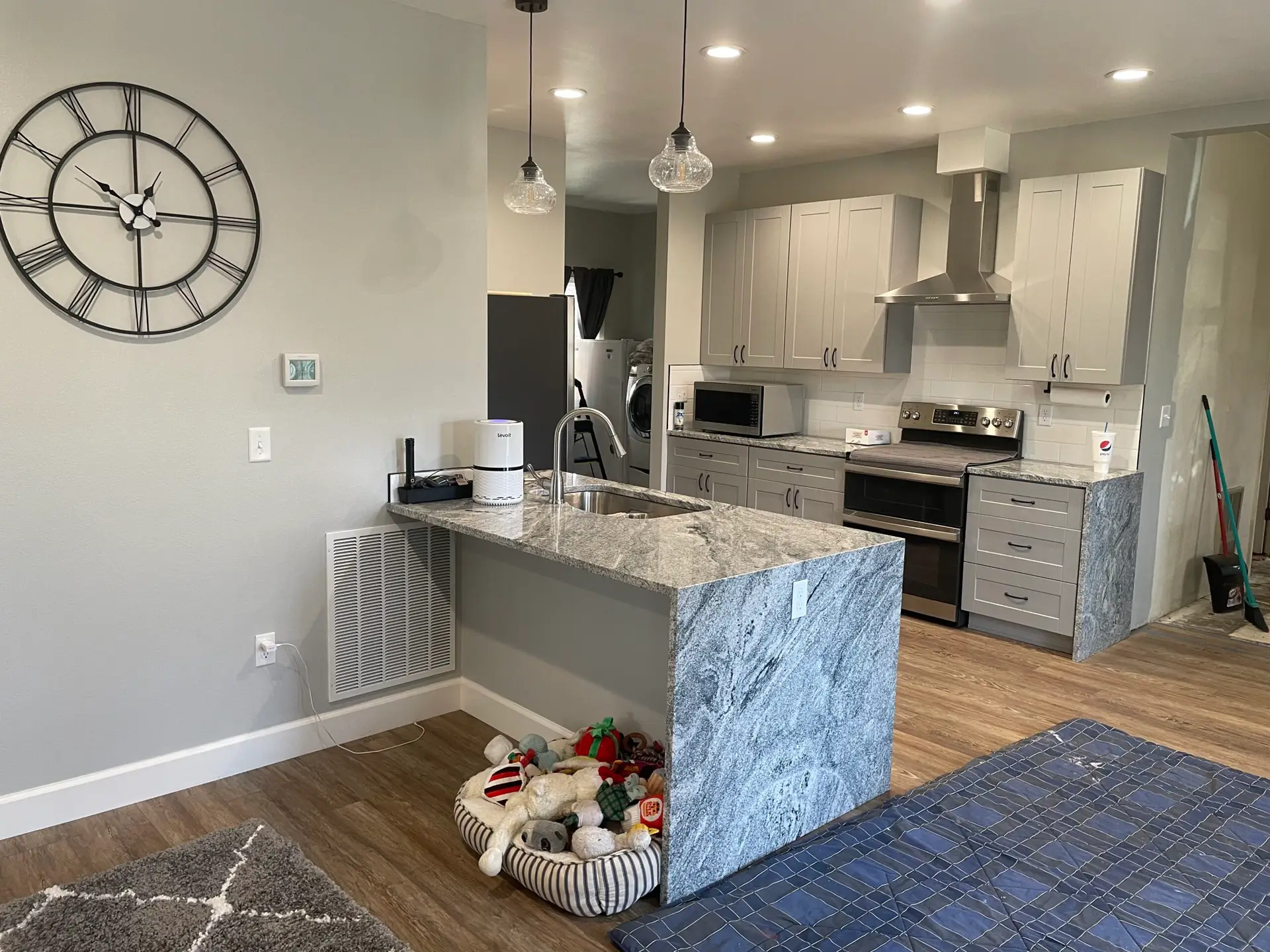 We provide general contracting and kitchen remodeling services